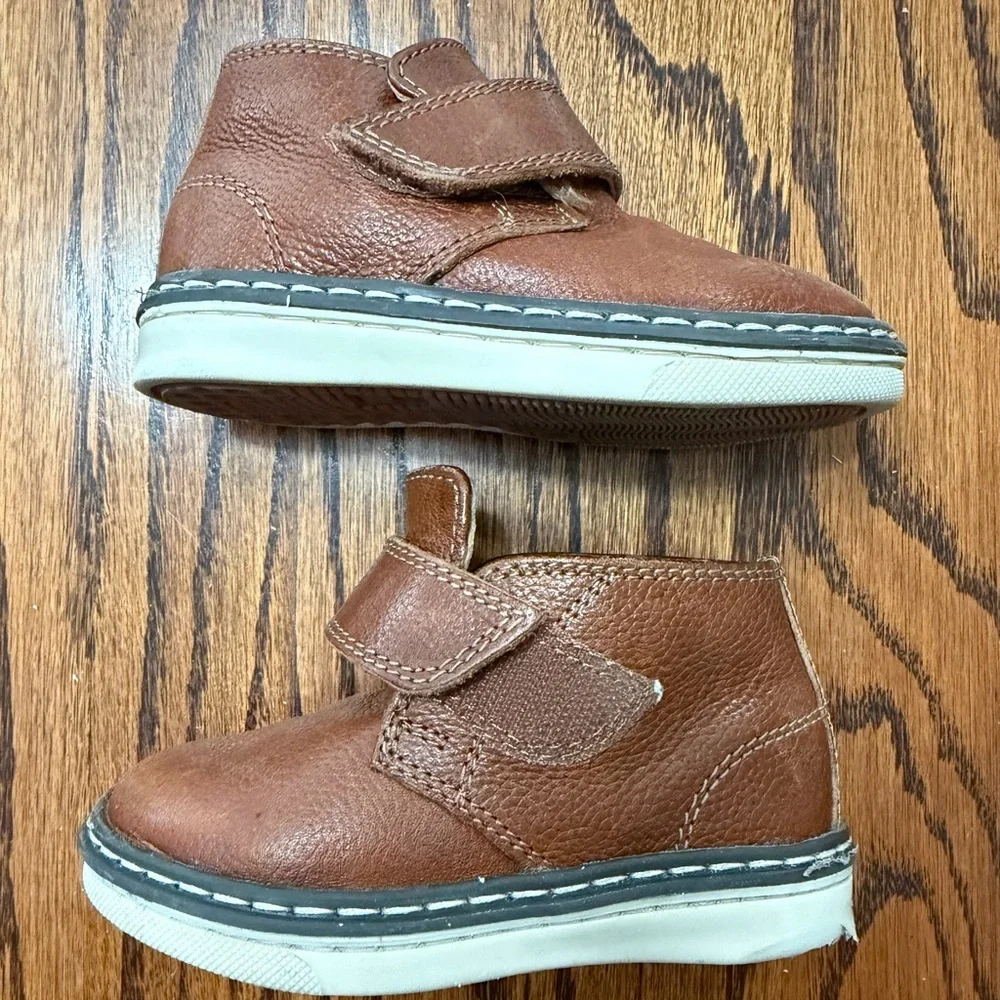 Johnston & Murphy Boys' McGuffey Leather Hook-and-Loop Chukka Boots Toddler 5